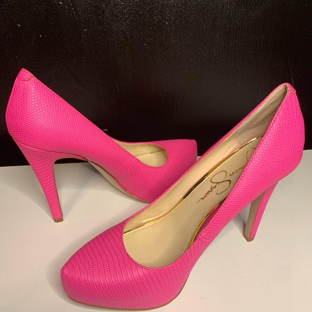 Jessica Simpson JS-Parisah Ultra Pink Bright Lizard Print Platform. Size 7.5M